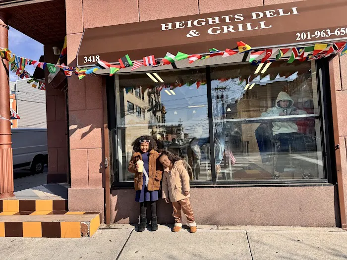 Heights Deli & Grill Picture 10