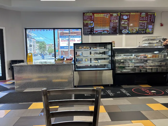 Heights Deli & Grill Picture 3
