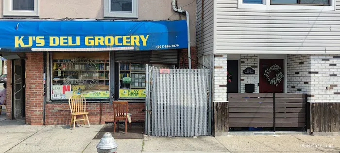 KJ's Deli Grocery Picture 5
