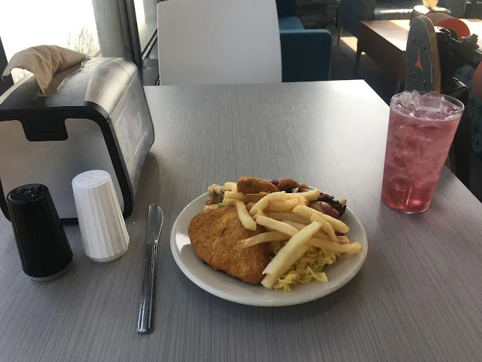 Stevens Dining Picture 1