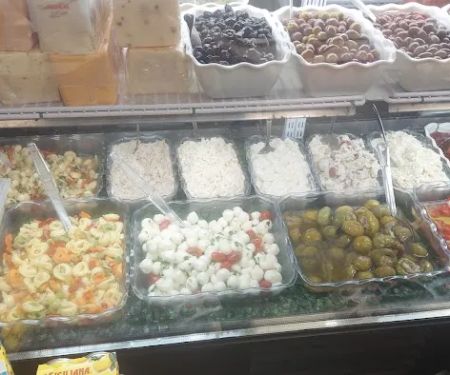 Lisa's Italian Deli & Caterer