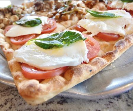 Mario's Classic Pizza