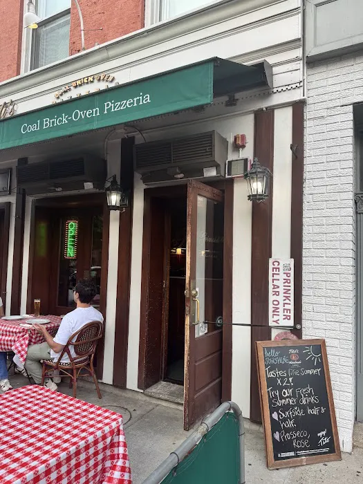 Grimaldi's Pizzeria Picture 4