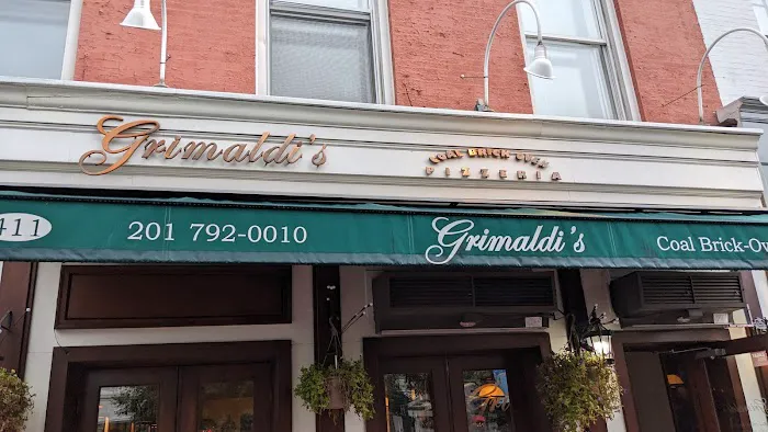 Grimaldi's Pizzeria Picture 10