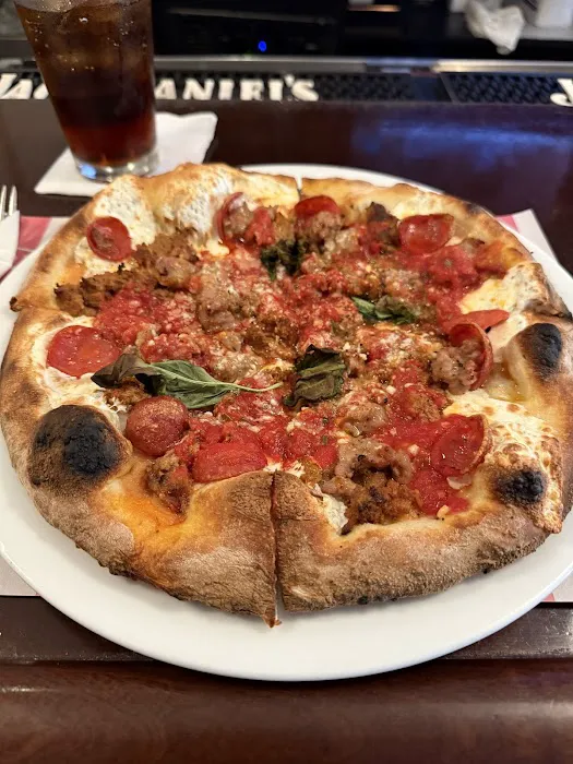 Grimaldi's Pizzeria Picture 8