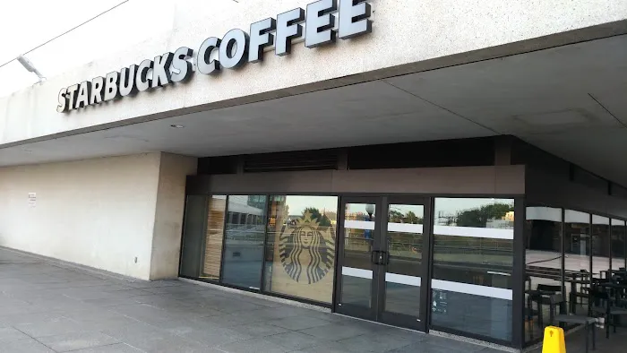 Starbucks Picture 2