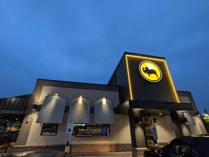 Buffalo Wild Wings Picture 2