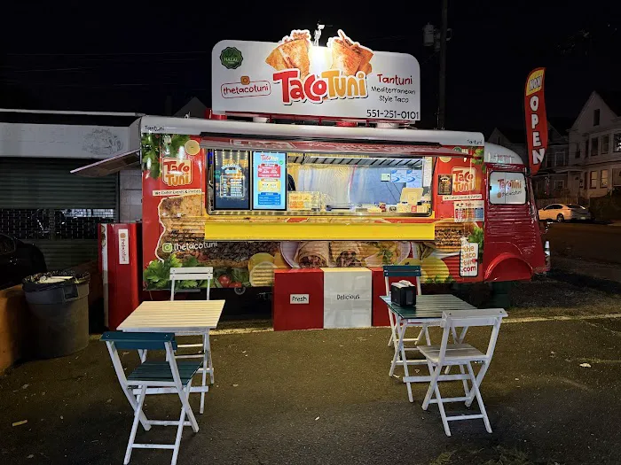 TACOTUNI – Halal Tantuni Food Truck Picture 8