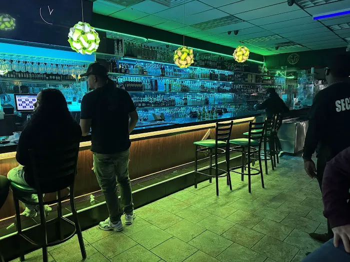 Santana's Sports Bar Picture 10