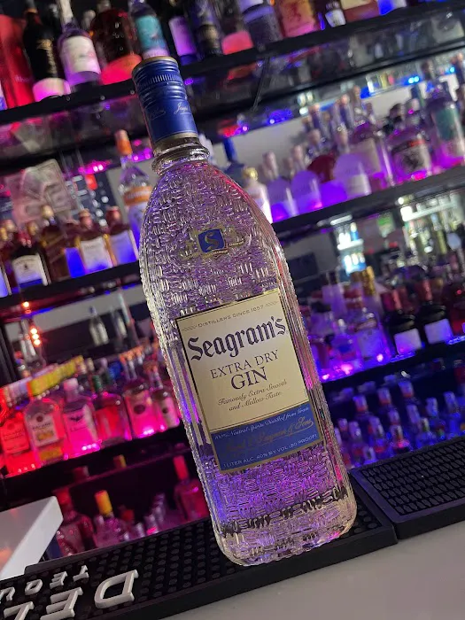 Roses Bar and Liquor Picture 10