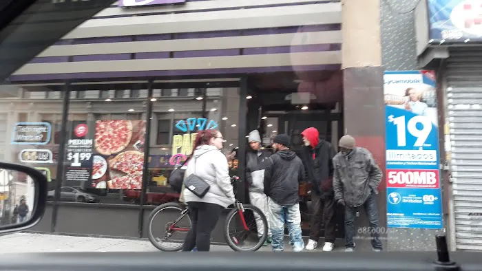 Taco Bell / Pizza Hut Picture 8
