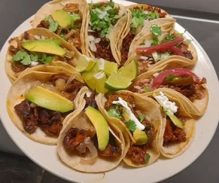 THE QUEEN TACOS