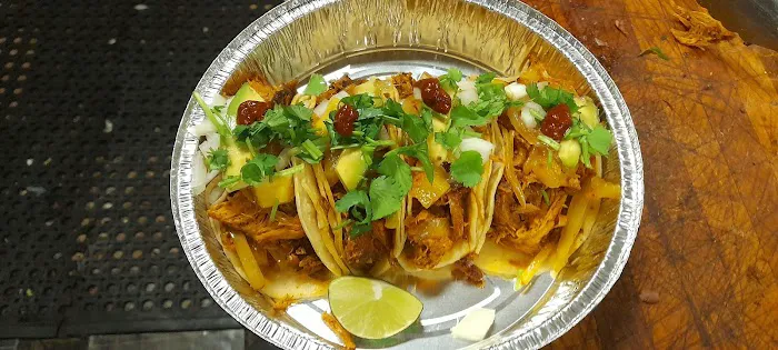 THE QUEEN TACOS Picture 2