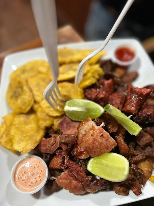 Delicias Tropical Restaurant Picture 5