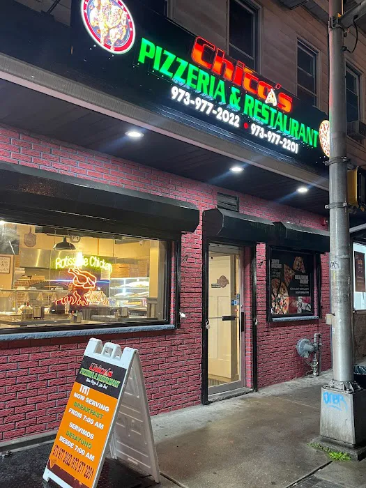 Chico's Pizzeria and Restaurant(Dominican Food) Picture 2