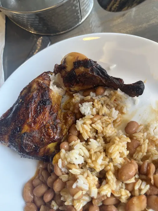 Chico's Pizzeria and Restaurant(Dominican Food) Picture 3