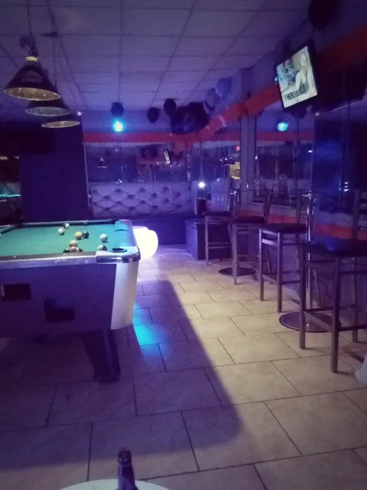 Diana's Bar Picture 2