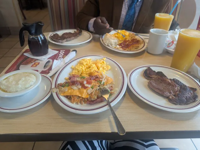 Huddle House Picture 9