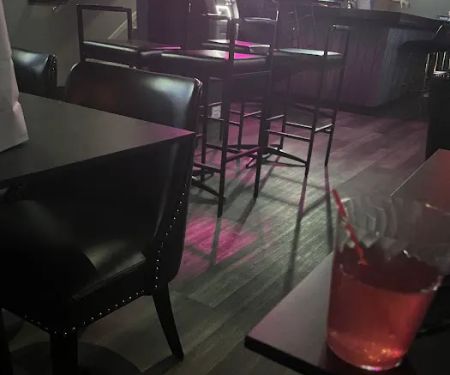 Cru Restaurant & Lounge