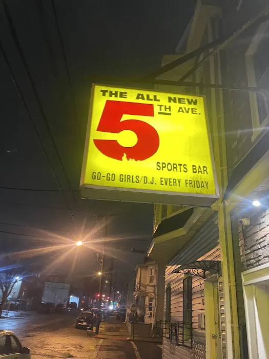 The All New 5th Ave Sports Bar Picture 2