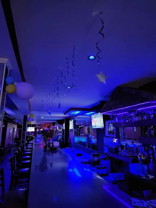 The All New 5th Ave Sports Bar Picture 3
