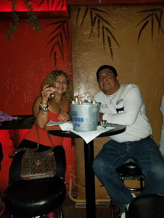 Angie's Liquor & Bar Picture 2