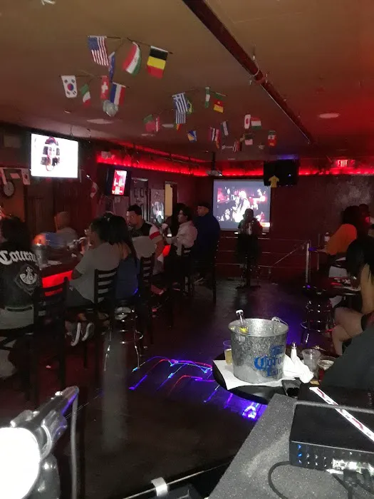 Angie's Liquor & Bar Picture 3