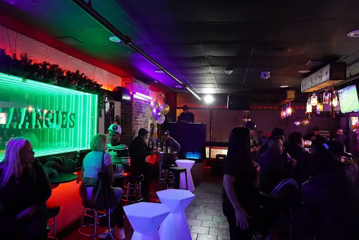 Angie's Liquor & Bar Picture 6