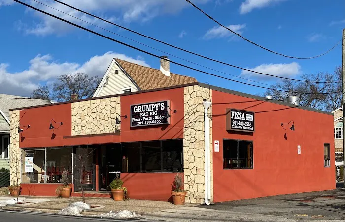 GRUMPY'S SOURDOUGH PIZZA CO. Picture 3