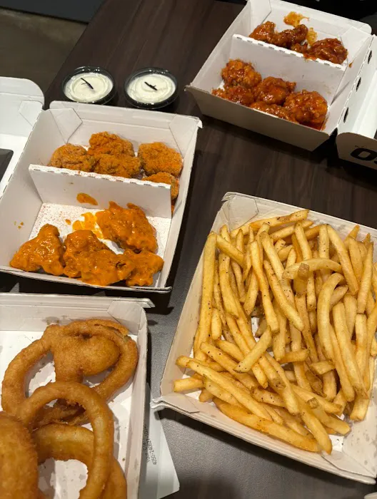 Buffalo Wild Wings 'GO' Picture 7