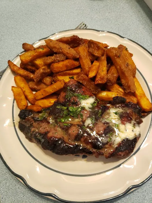 The Firehouse Family Restaurant & Bar Picture 4