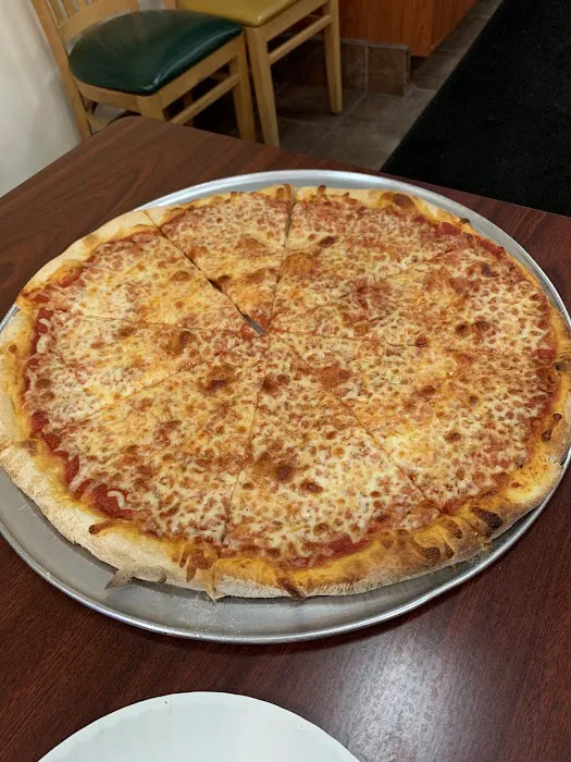 Charlie's Best Pizza Picture 3