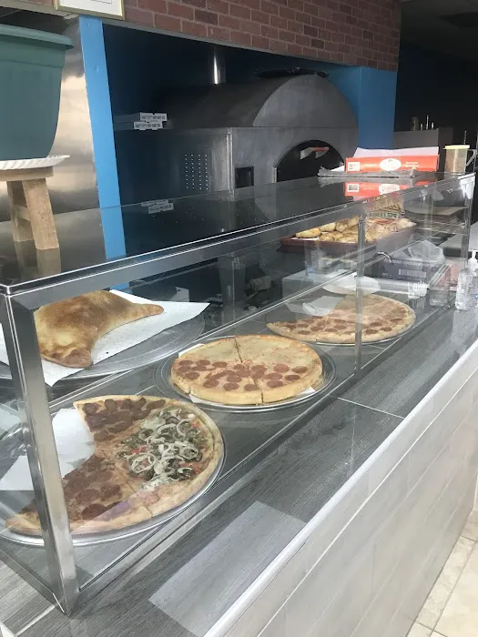 Yummy Pizzeria & Restaurant Picture 9