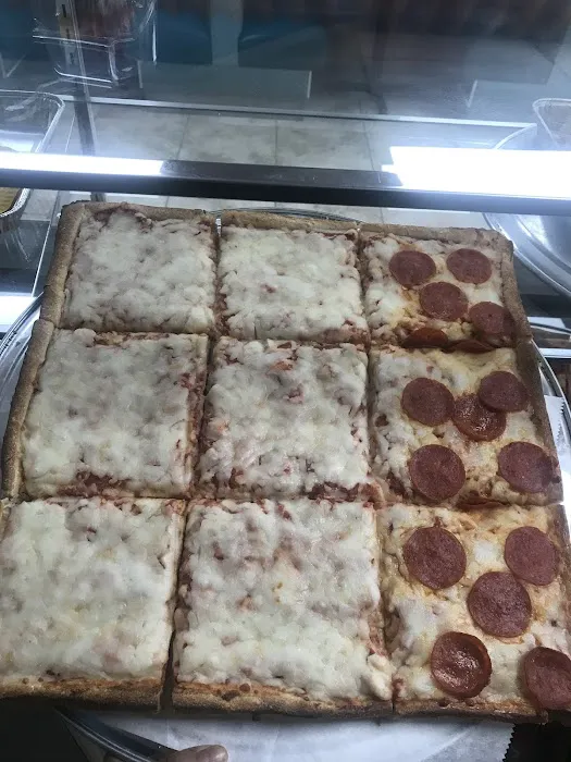 Yummy Pizzeria & Restaurant Picture 7