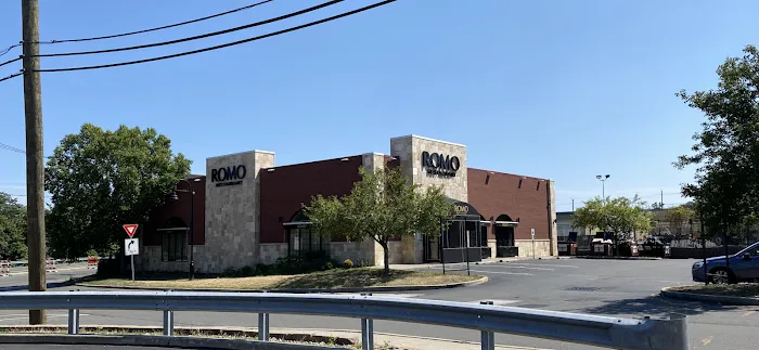Romo Restaurant Picture 5