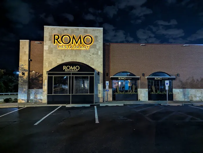 Romo Restaurant Picture 1