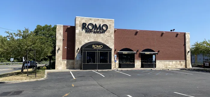 Romo Restaurant Picture 4