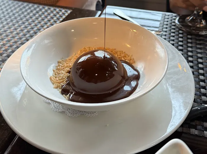 F1RST Restaurant Picture 3