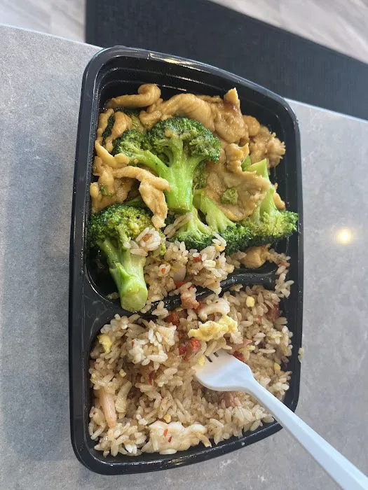 Yama Sushi Bar & Chinese Food Picture 10