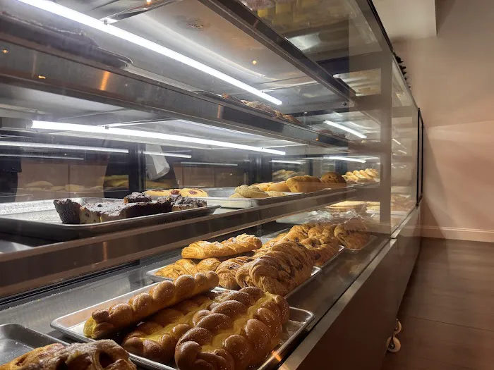 CR Bakery & Cafe Picture 8