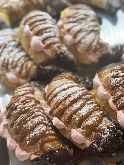CR Bakery & Cafe Picture 2