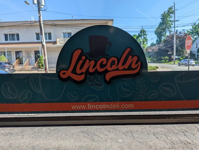 LINCOLN Deli Picture 2