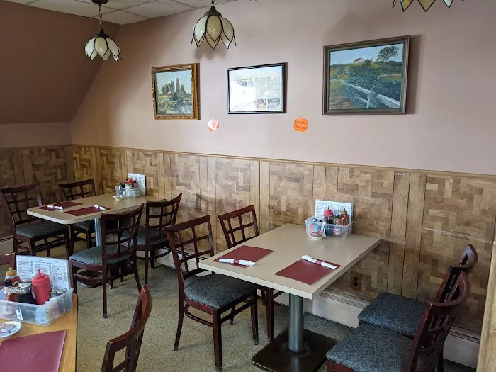 Dee's Luncheonette Picture 1