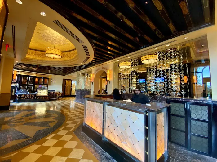 Grand Lux Cafe Picture 8