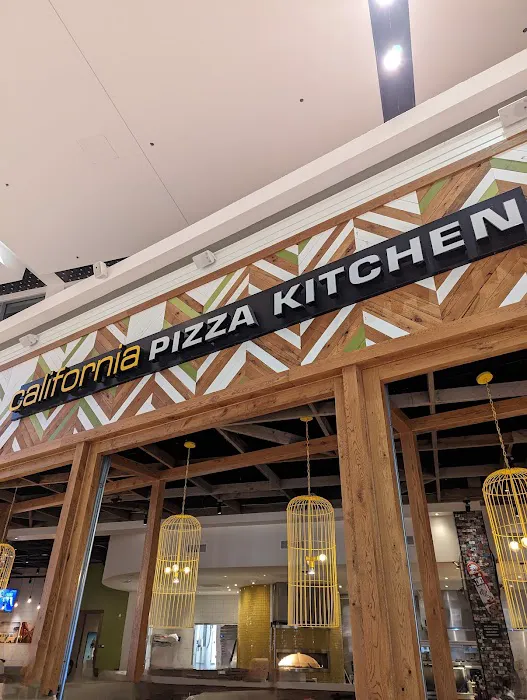 California Pizza Kitchen at Paramus Picture 9