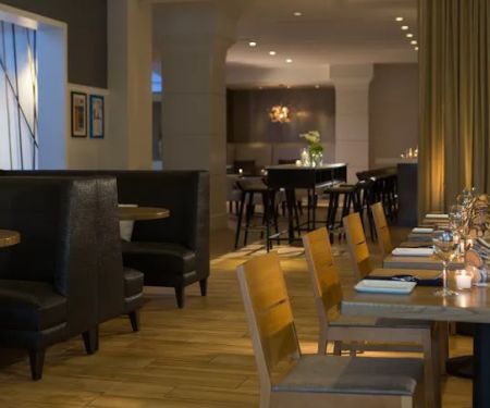 Finch's Restaurant + Lounge