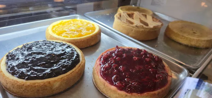 Lyndhurst Pastry Shop Picture 3