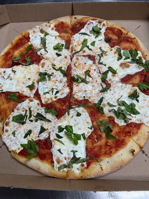 Lyndhurst Pizza Picture 9