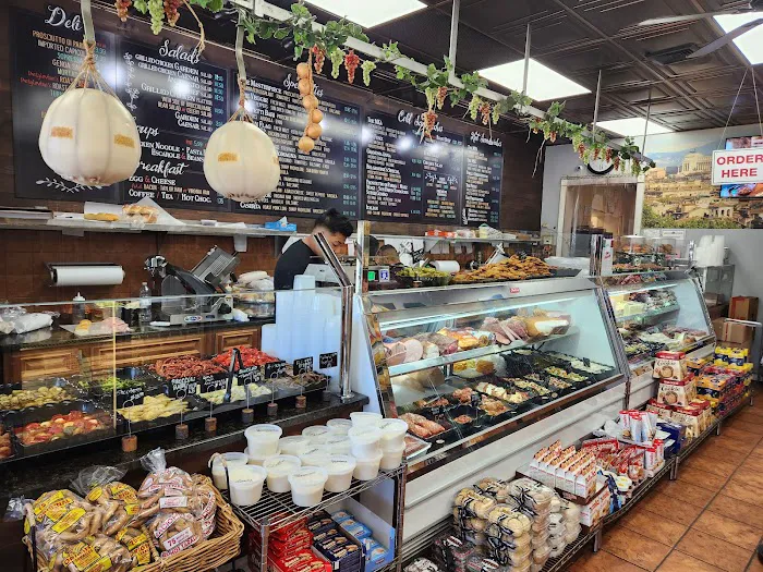Belgiovine's Italian Deli Picture 4