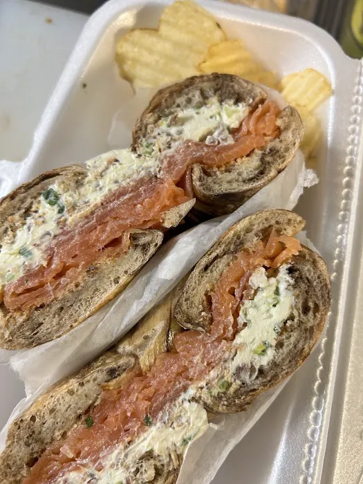 BOOMBER HOT BAGELS & GRILL Picture 8